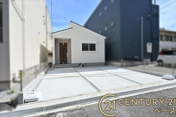 リーブルガーデン東岡町 ／新築一戸建の駐車場|■現地撮影写真■駐車スペース２台分完備！