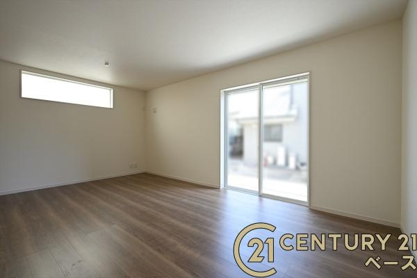 リーブルガーデン東岡町 ／新築一戸建の洋室|■現地撮影写真■日当たりのよい明るい雰囲気の洋室です！