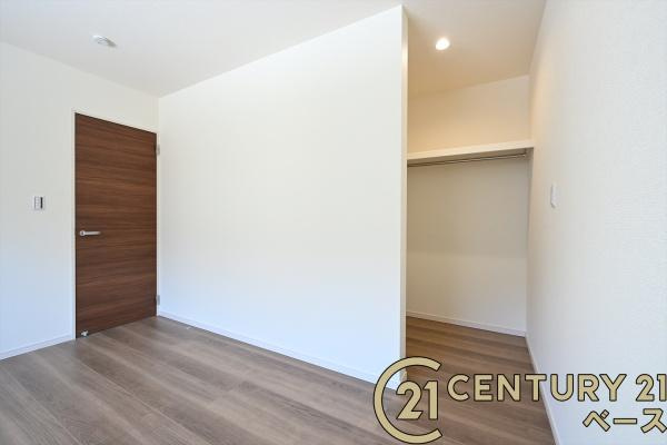 リーブルガーデン東岡町 ／新築一戸建の収納|■現地撮影写真■広々としたＷＩＣを完備！大きな荷物も楽々収納！■