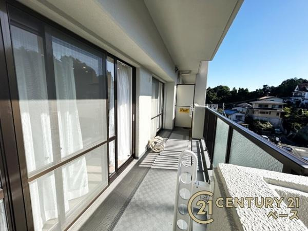 ラウンドヒルズ生駒Ｂ棟のバルコニー