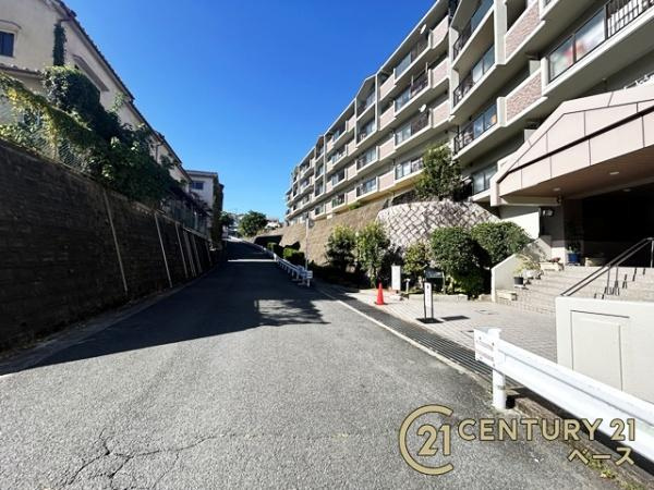 ラウンドヒルズ生駒Ｂ棟のその他|落ち着いた雰囲気の住居エリアです！