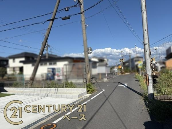 リナージュ西之宮 ／新築一戸建の前面道路含む現地写真|■現地撮影写真■前面道路の幅員は約６ｍとお車の出し入れもラクラク！