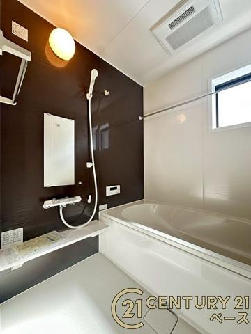 リーブルガーデン結崎 ／新築一戸建の浴室|■現地撮影写真■ゆったりしたサイズの浴室！足を伸ばしての入浴は疲れも癒してくれます！