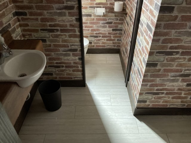 南栄町貸店舗の洗面所|南棟