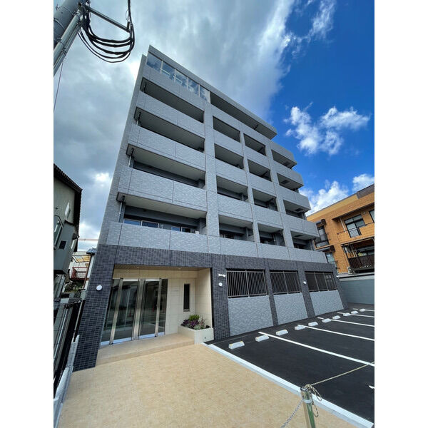 ライブラ西新の外観