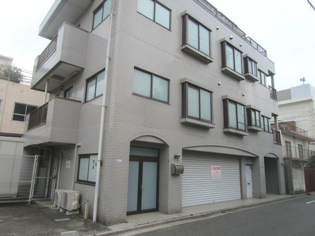 荒川区東日暮里３丁目のビル