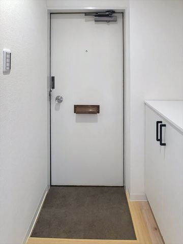 メゾン・メジテラーネの玄関