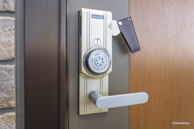 サンパティークのエントランス|カードキー