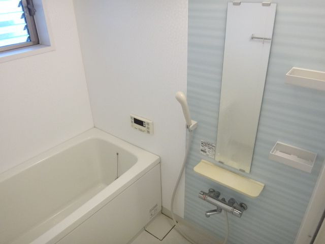 篠隈ビルの浴室