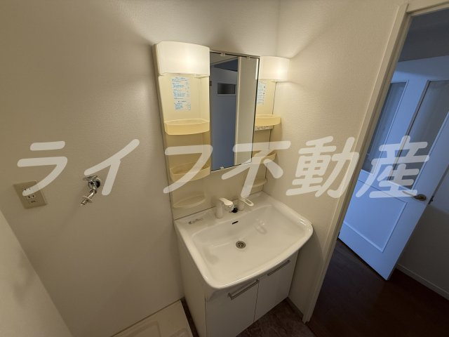 フィエルメンテの独立洗面台|独立洗面化粧台が付いています