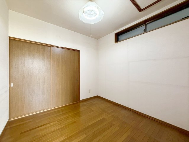 太秦西蜂岡町の洋室