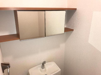【トイレ】 | シャルマン・中島 | トイレ棚にはペーパーなど隠せます