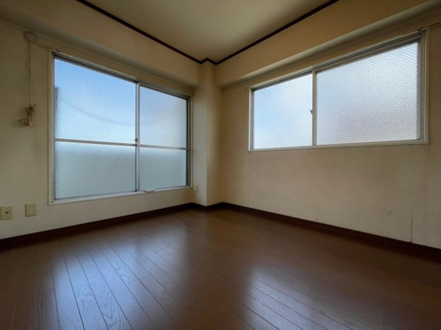 キューブ舞子の洋室