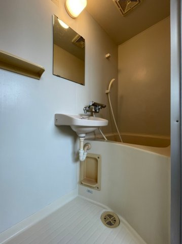 キューブ舞子の浴室