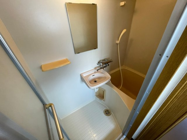 キューブ舞子の浴室