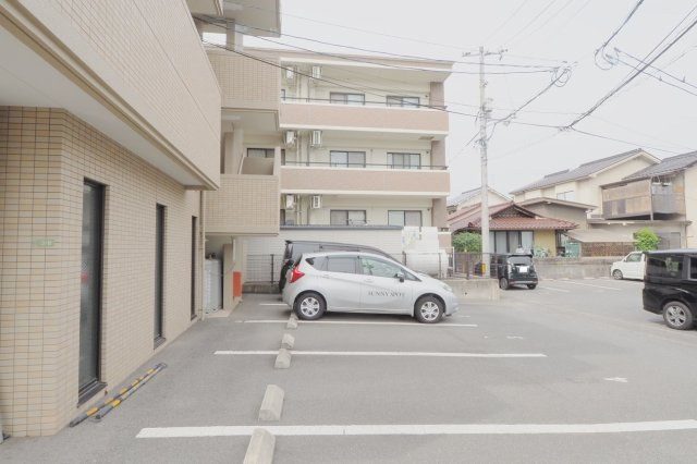 Caro Casa Aの駐車場