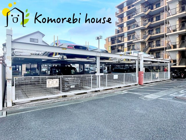 ダイアパレス大宮大成の駐車場