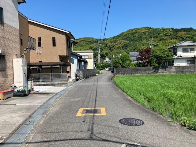 高知市介良甲の前面道路含む現地写真