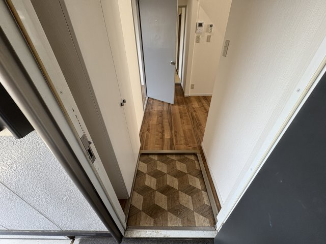 JAサンビレッジ末広 A棟の玄関