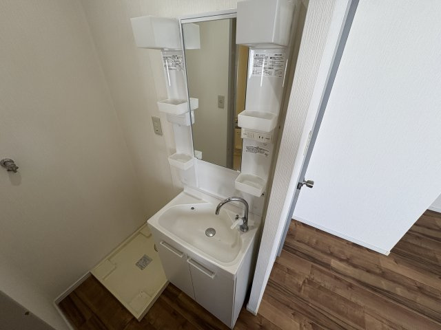 JAサンビレッジ末広 A棟の洗面所