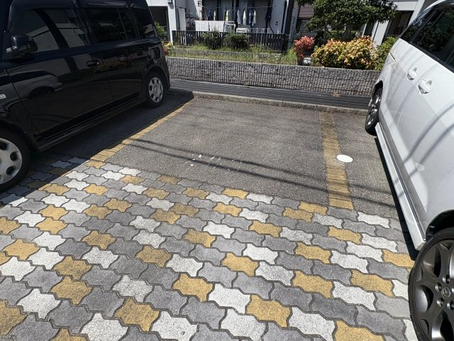 JAサンビレッジ末広 A棟の駐車場