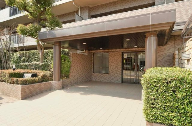 青砥東パーク・ホームズのエントランス