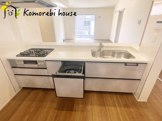 蓮田市江ヶ崎　新築一戸建て　ブルーミングガーデン　01のキッチン|7/25撮影