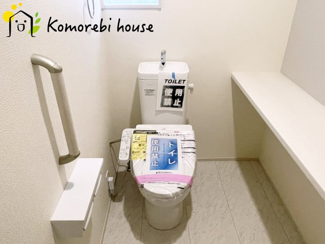 蓮田市江ヶ崎　新築一戸建て　ブルーミングガーデン　01のトイレ|7/25撮影