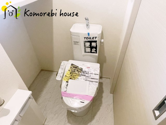 蓮田市江ヶ崎　新築一戸建て　ブルーミングガーデン　01のトイレ|7/25撮影