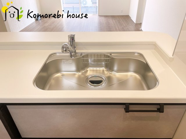 蓮田市江ヶ崎　新築一戸建て　ブルーミングガーデン　01のキッチン|7/25撮影