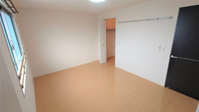 【洋室】 | R ルミエール | ８帖 ウォークインクローゼット側