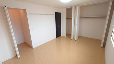 【洋室】 | R ルミエール | 洋室８帖 クローゼッット側　