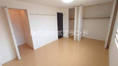 【洋室】 | R ルミエール | 洋室８帖 クローゼッット側　