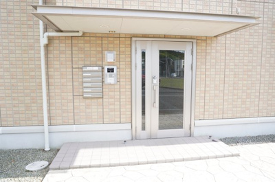 【エントランス】 | R ルミエール | オートロック