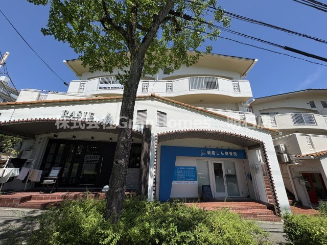 落合ハイツA棟の外観