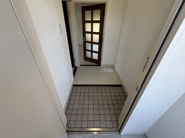 落合ハイツA棟の玄関