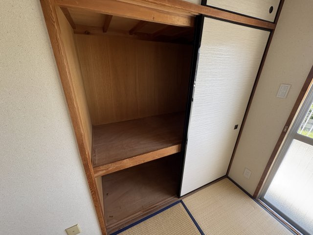 落合ハイツA棟の収納
