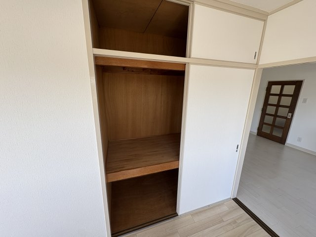 落合ハイツA棟の収納