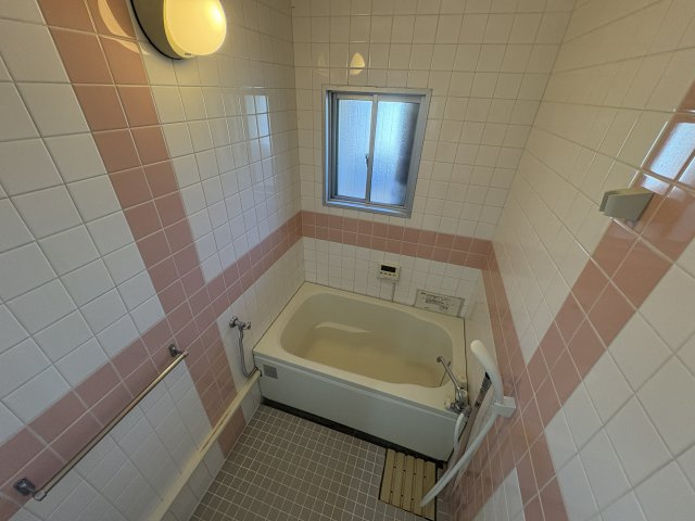 落合ハイツA棟の浴室