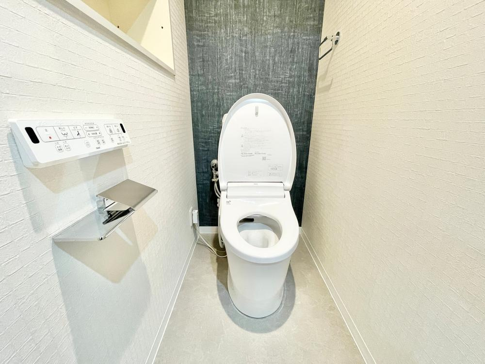 ランフォルセ枚方天の川のトイレ|温水洗浄便座付き
■物件内覧・資金計画相談・住宅ローン相談、リフォーム相談、お問合せ受付中■
※当日・翌日のご内覧、ご相談はお電話でのお問合せがスムーズです！