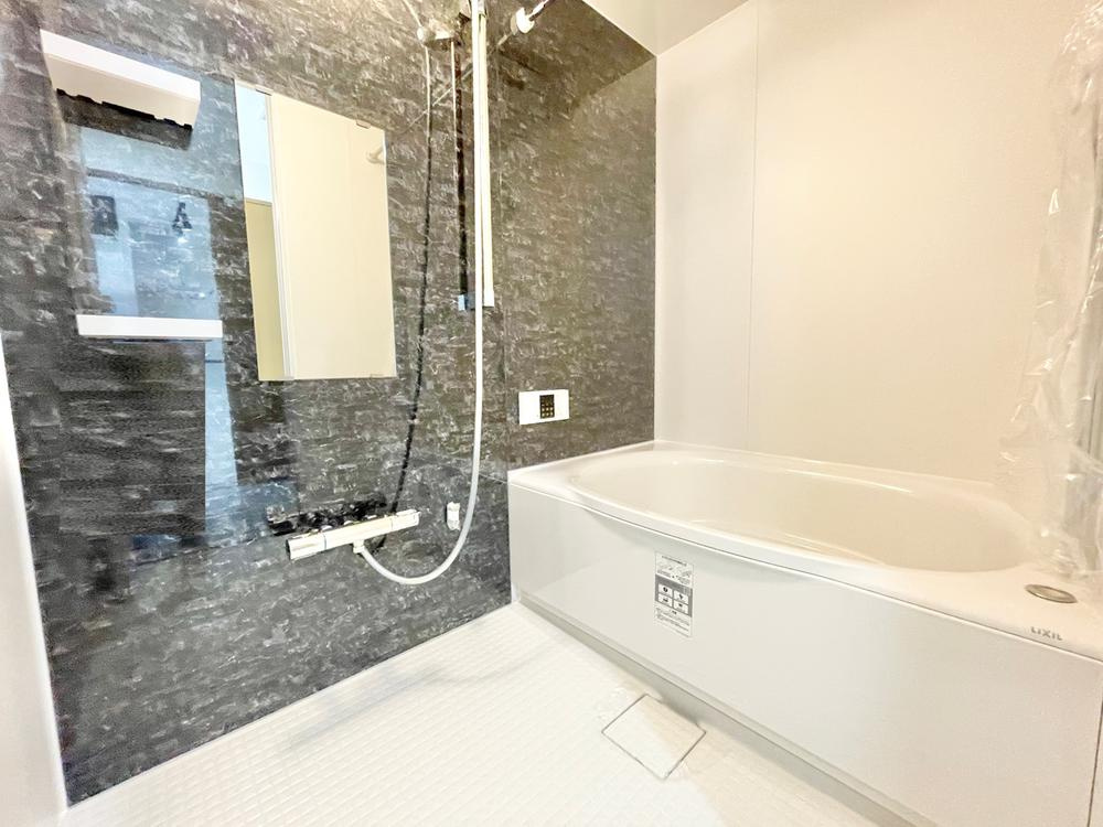 ランフォルセ枚方天の川の浴室|追い焚き機能付きユニットバス
■物件内覧・資金計画相談・住宅ローン相談、リフォーム相談、お問合せ受付中■
※当日・翌日のご内覧、ご相談はお電話でのお問合せがスムーズです！