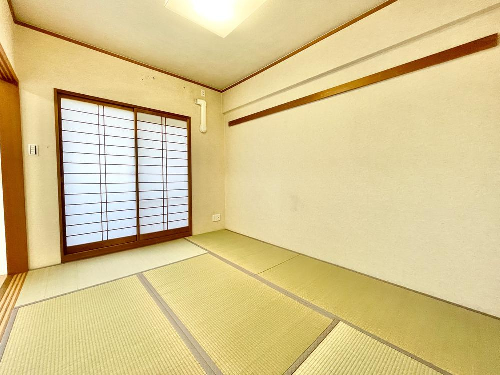 ランフォルセ枚方天の川の和室|和室6.0帖
■物件内覧・資金計画相談・住宅ローン相談、リフォーム相談、お問合せ受付中■
※当日・翌日のご内覧、ご相談はお電話でのお問合せがスムーズです！