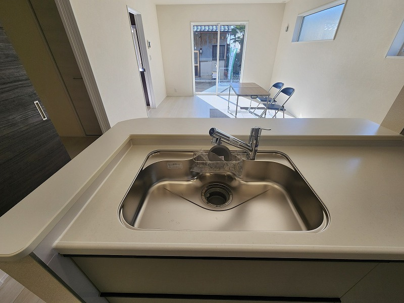 小牧市藤島町中島61　新築戸建の居間・リビング|ゆったり過ごせるリビングです