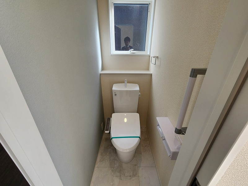 小牧市藤島町中島61　新築戸建のトイレ|2階のトイレです