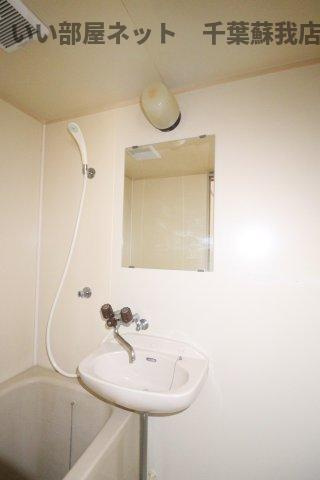 サンシティコスモ　Ａの洗面所|明るい洗面所です