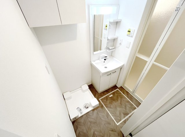 座間市南栗原4丁目　収益アパートの独立洗面台