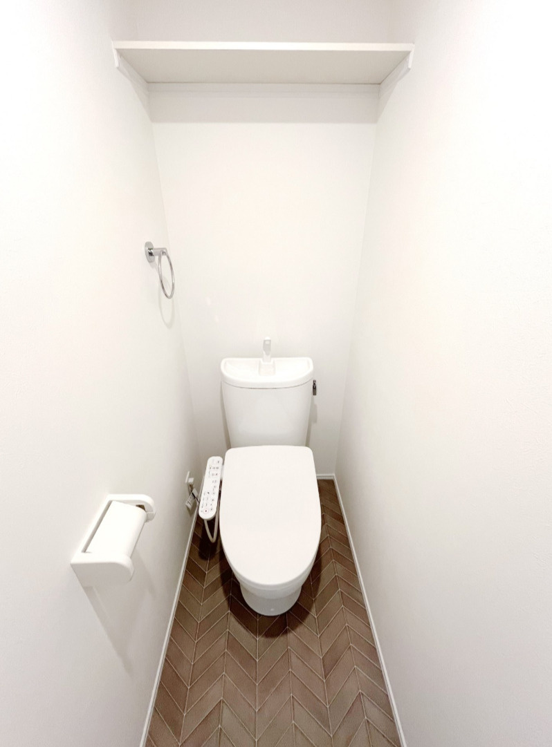 座間市南栗原4丁目　収益アパートのトイレ