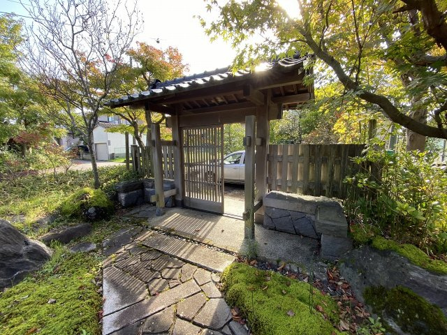 城東O貸家の玄関