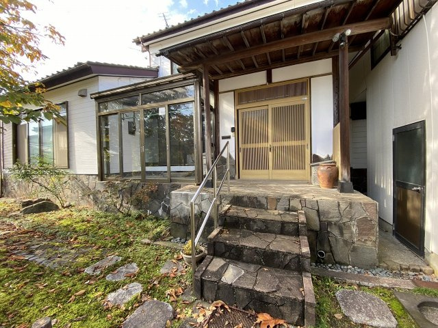 城東O貸家の玄関