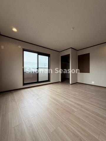 【内装】 | 全居室5.9帖以上。収納も備え付けられており居室を広くご利用可能！